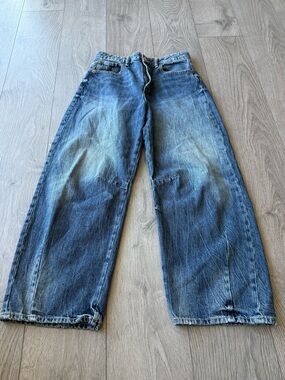 Zara women’s Relaxed Wide-Leg Jeans size 4